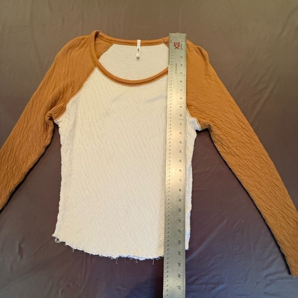 NWOT ASKK NY Tan and Cream Fitted Raglan Tee Size 0/XS MSRP $140 - Picture 7 of 8